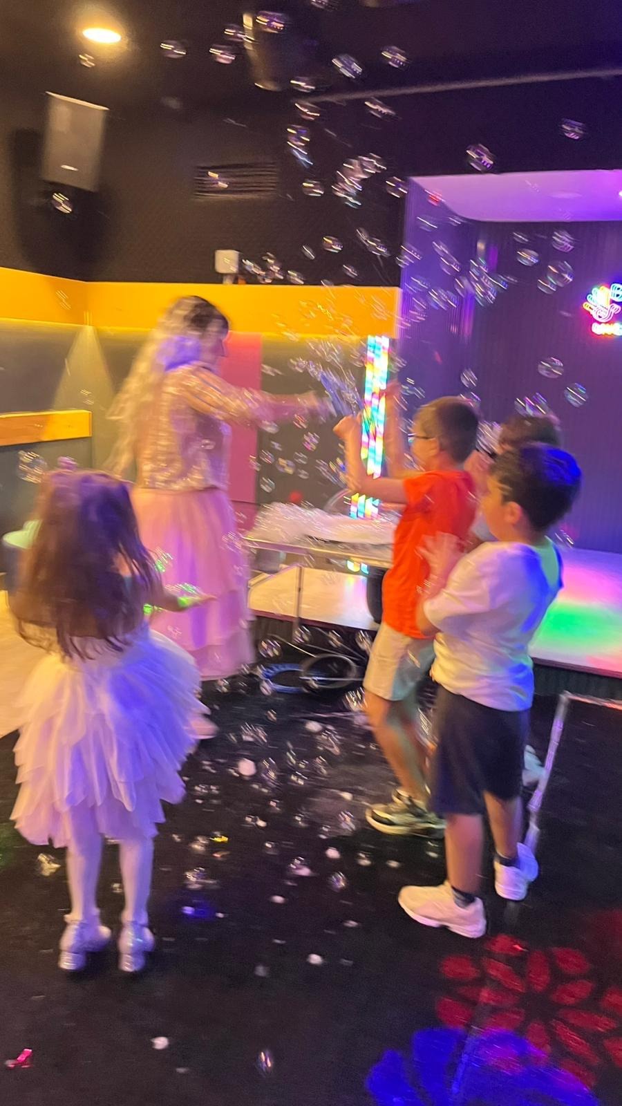 Sihirbazlık ve bubble show gösterileri